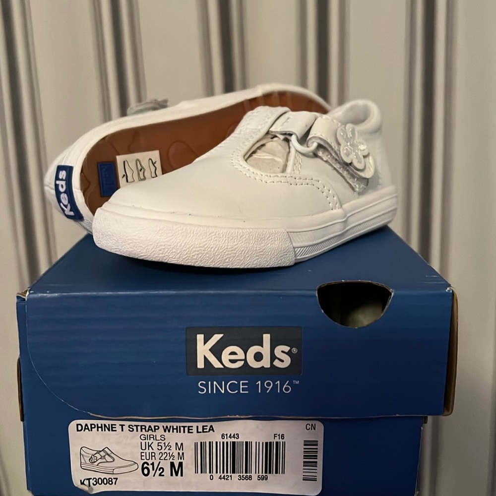 Keds (Daphne T strap white leather)